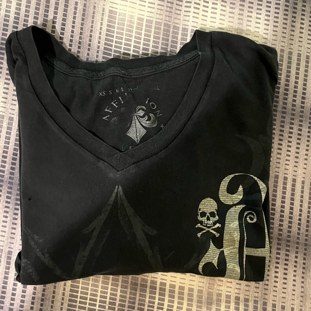 Affliction v-neck t-shirt Buckle 💀 - Picture 3 of 11